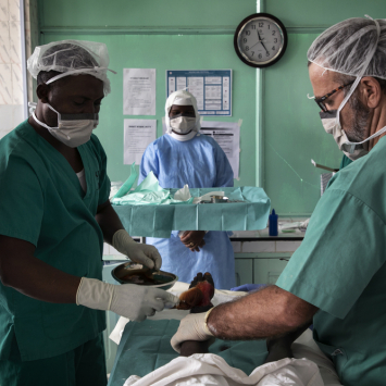 Médicos Sem Fronteiras é forçada a retirar suas equipes da região Noroeste de Camarões