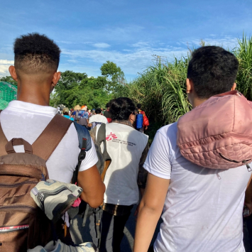 Deportações em massa e políticas de asilo fracassadas deixam dezenas de milhares de migrantes presos e em perigo ao longo das cidades fronteiriças do México